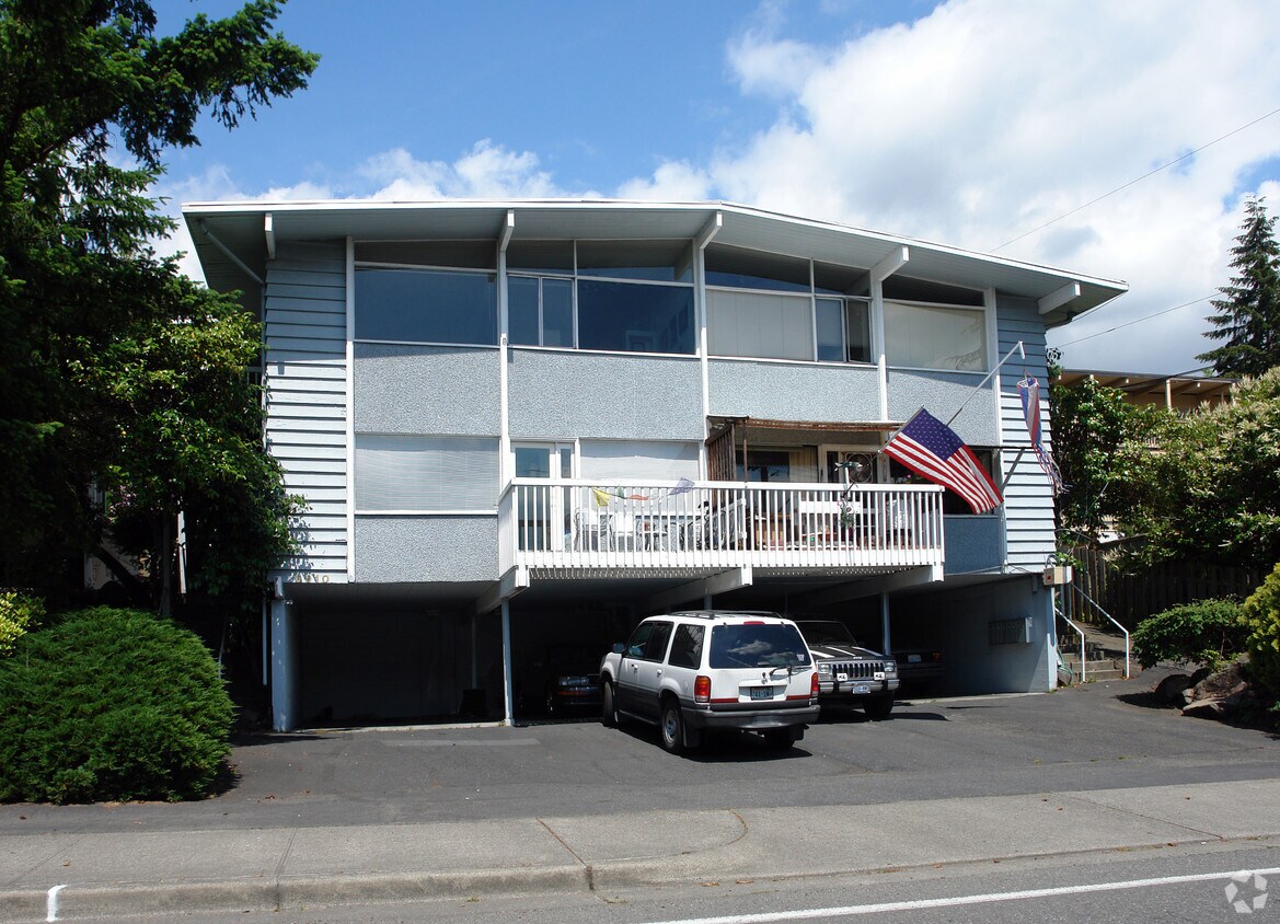 Primary Photo - Meydenbauer Terrace Apartments