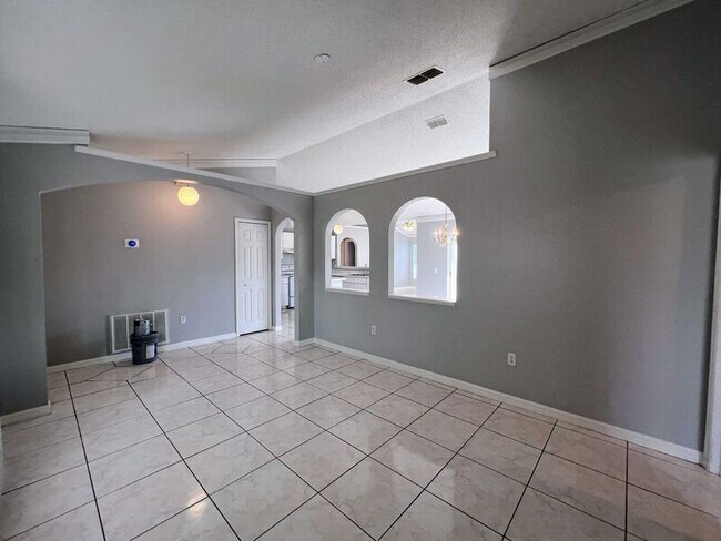 Foto del edificio - 220 Canterbury Ct