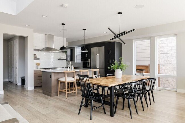 Foto del edificio - 6358 N Elmira Ct
