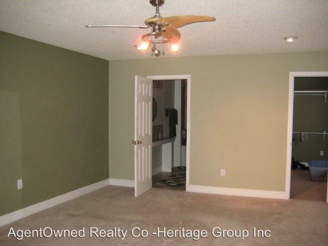Foto del edificio - 4 br, 3 bath House - 1101 Tennis Lane