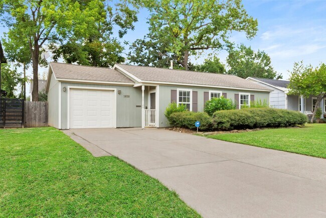 Building Photo - 1850 Libbey Dr