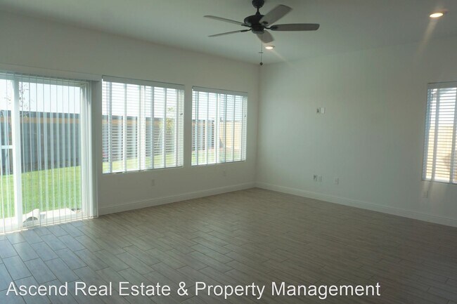 Foto del edificio - 5 br, 3.5 bath House - 3301 Twin Knolls Ln