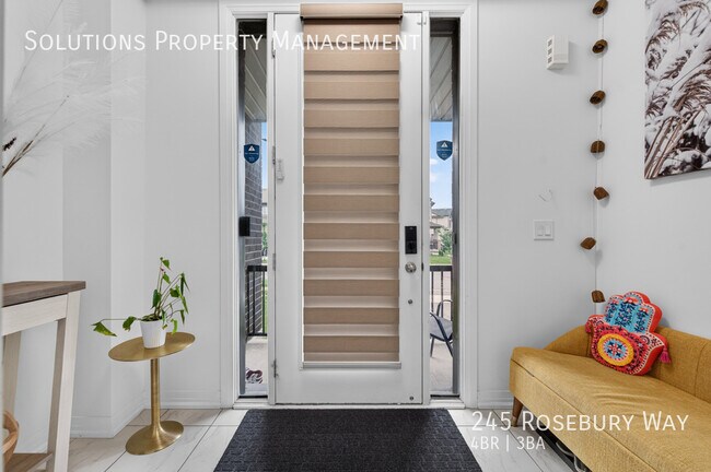 Photo du bâtiment - Beautiful Spacious 2 Floor Unit