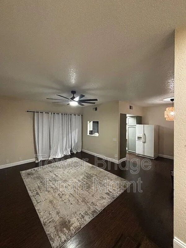 Foto del edificio - 7831 Hampton Ln