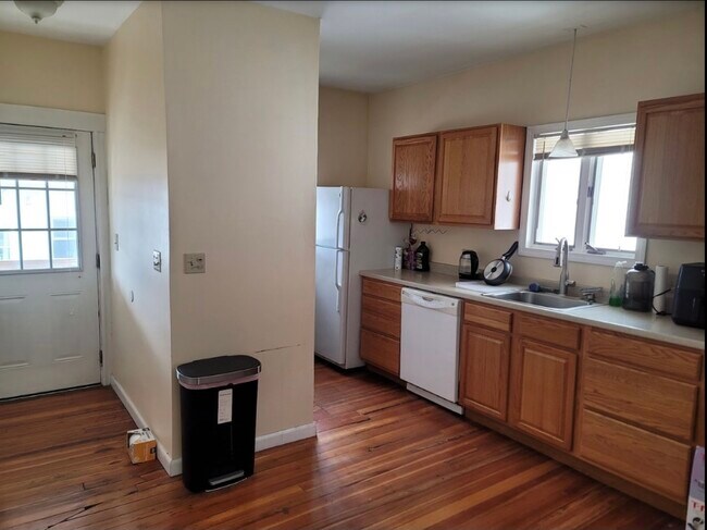 Foto del edificio - 127 Hillsdale Rd