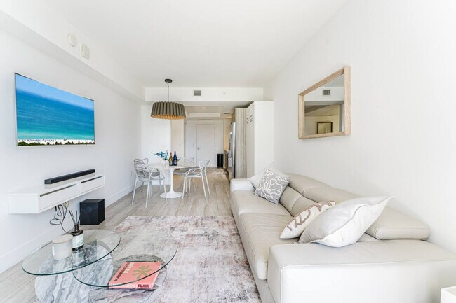 Building Photo - 101 NE 34th St