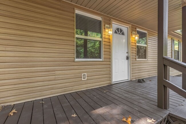 Building Photo - Three Bedroom Ranch w/ Basement in Dover w...