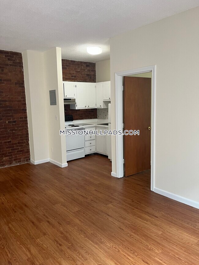 Building Photo - 62 S Huntington Ave