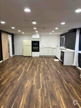Building Photo - 992 4725 S