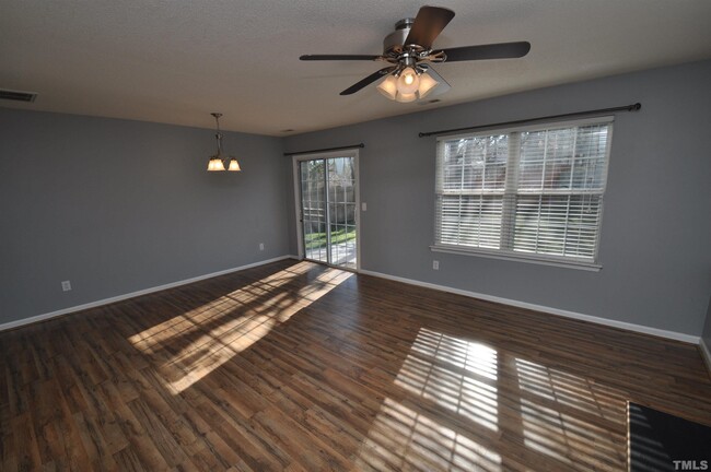 Building Photo - 202 Thorncrest Dr