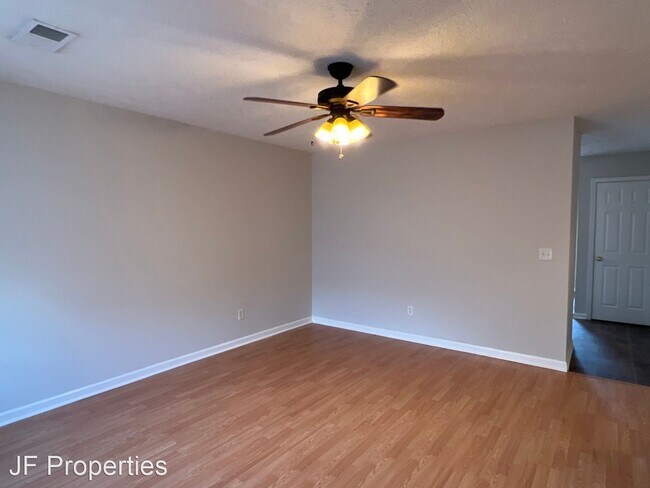 Building Photo - 2 br, 2 bath House - 465 Warrior Dr. Unit 4