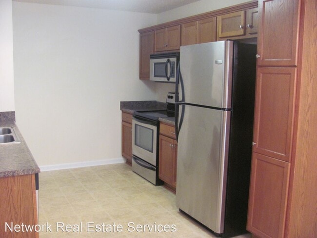 Building Photo - 3 br, 2.5 bath House - 152 Twin Lakes Dr