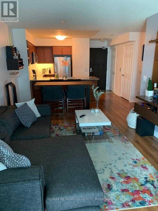 Building Photo - 19 Grand Trunk Crescent