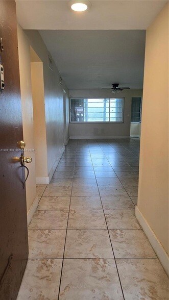 Foto del edificio - 1450 NE 191st St