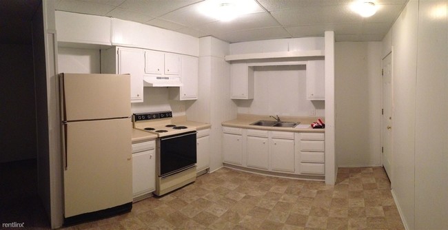 Building Photo - 546 Ashmun St