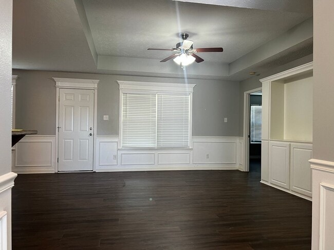 Building Photo - 49 Gold Meadow Loop