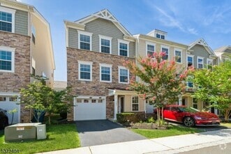 Building Photo - 1601 Hights Farm Rd S