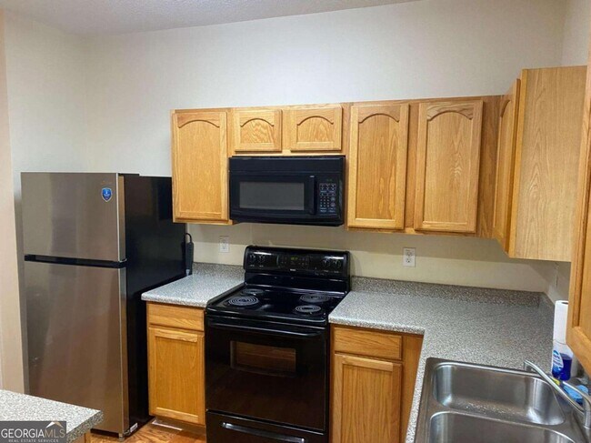 Foto del edificio - 2858 Parkway Close