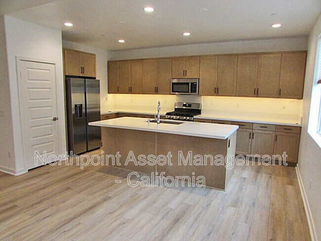Building Photo - 7039 Mallow Dr
