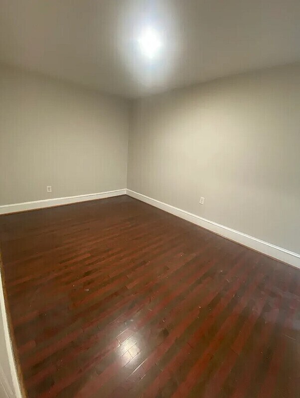 Building Photo - 1215 N Wilton St