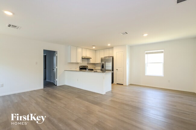 Building Photo - 8011 Nube Medina