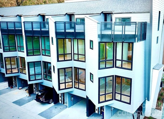 Building Photo - 1056 Kenilworth Ave
