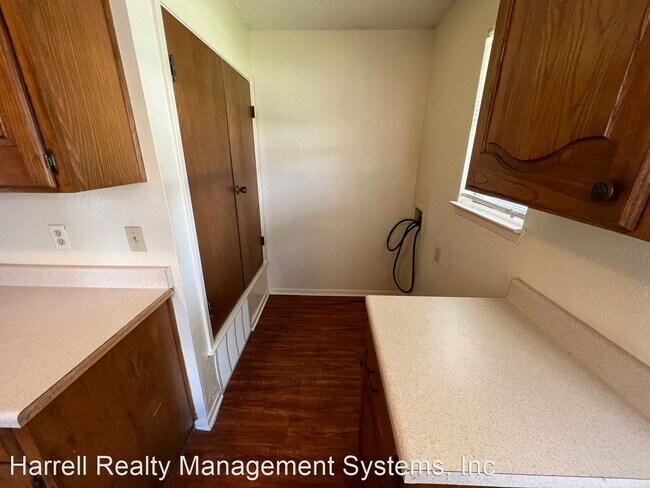 Building Photo - 2 br, 1 bath House - 1417 Chapel Creek