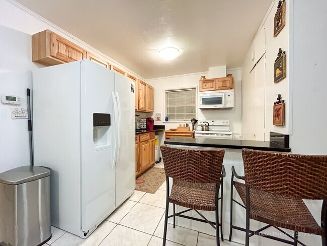 Building Photo - Rasa 838 A - B