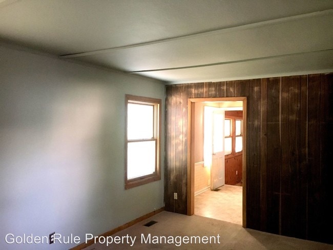 Building Photo - 1 br, 1 bath House - 512 1/2 W 10th