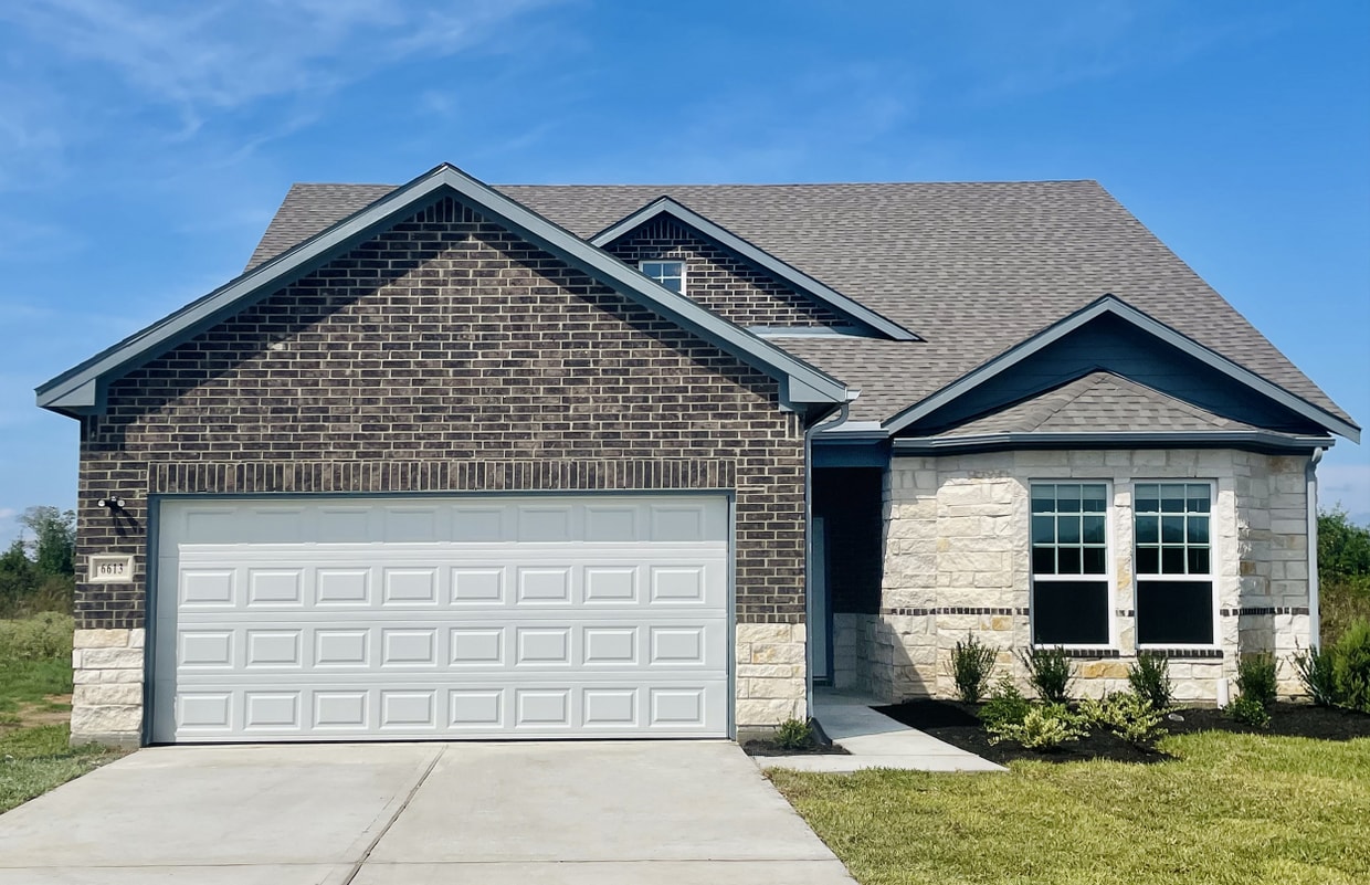 Primary Photo - 1438 Lakebrook Dr