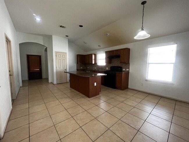 Building Photo - 6022 Sugar Field Ln