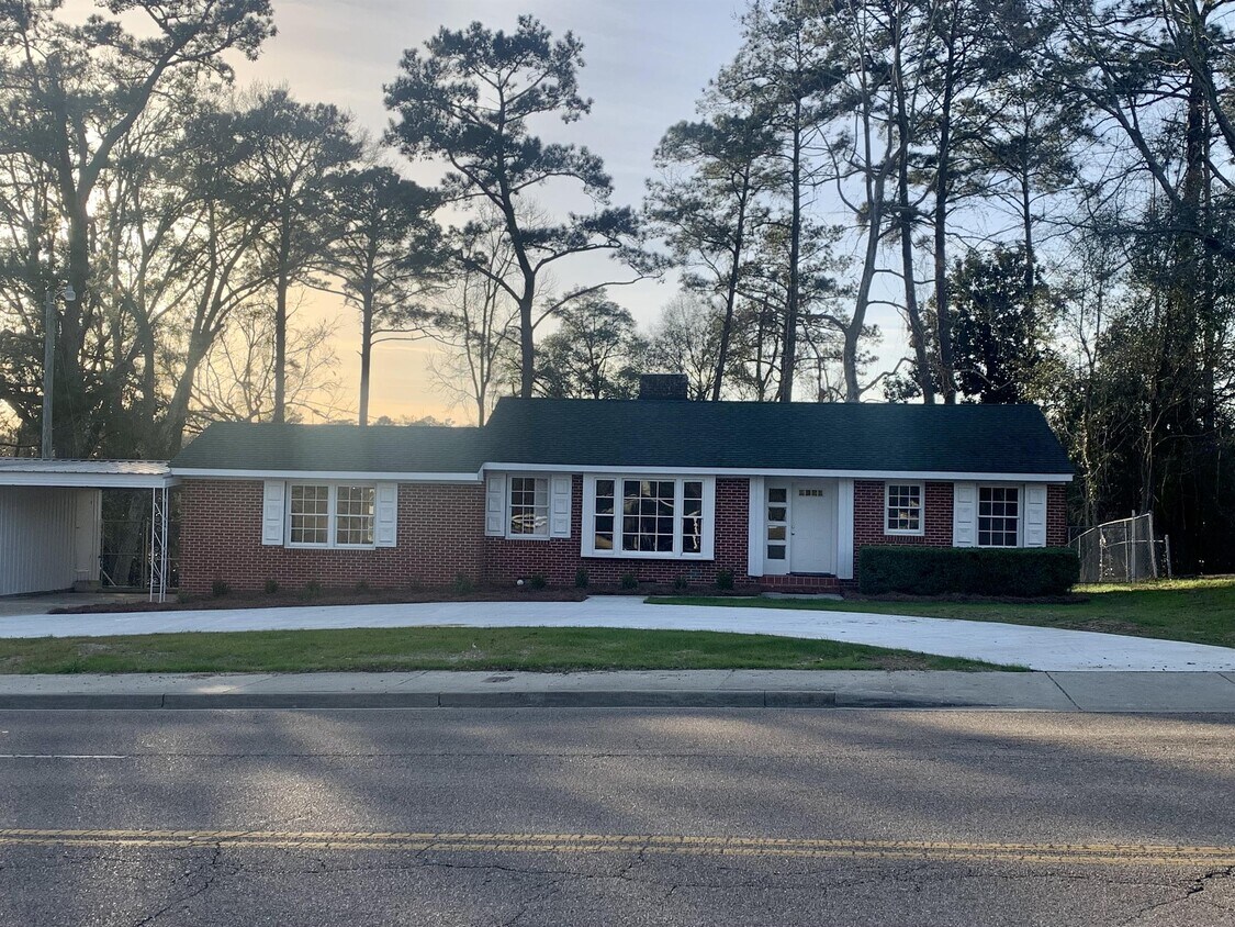 307 S Wallace Dr, Troy, AL 36081 House Rental in Troy, AL