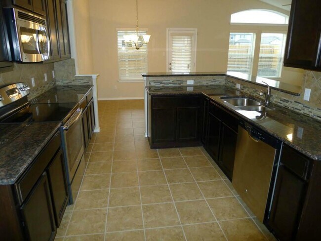 Building Photo - 6601 Cascade Dr
