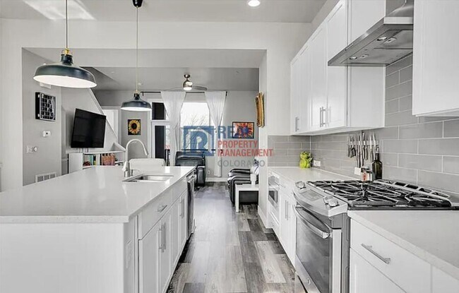 Foto del edificio - 7040 W Alaska Dr