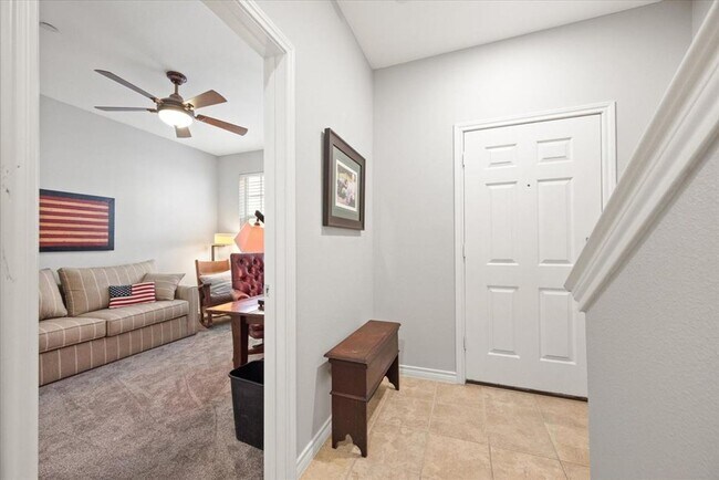 Foto del edificio - Welcome Home to the Heart of Addison!