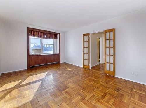 Foto del edificio - 463 FDR Dr
