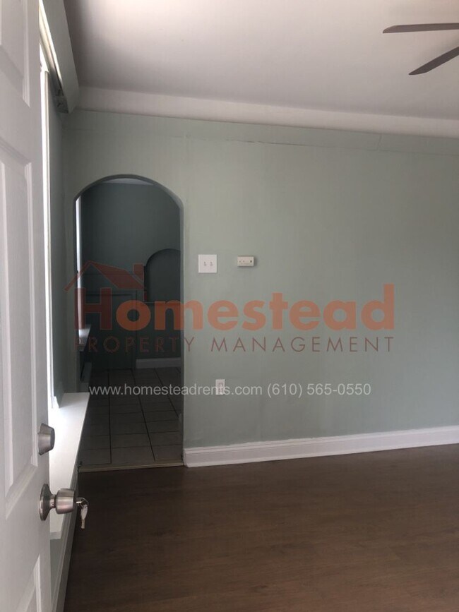 Building Photo - 8 S 5th St