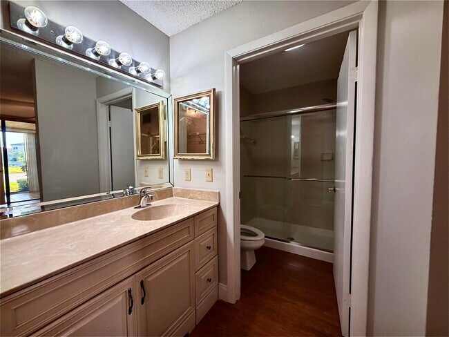 Foto del edificio - 8657 Boca Glades Blvd W
