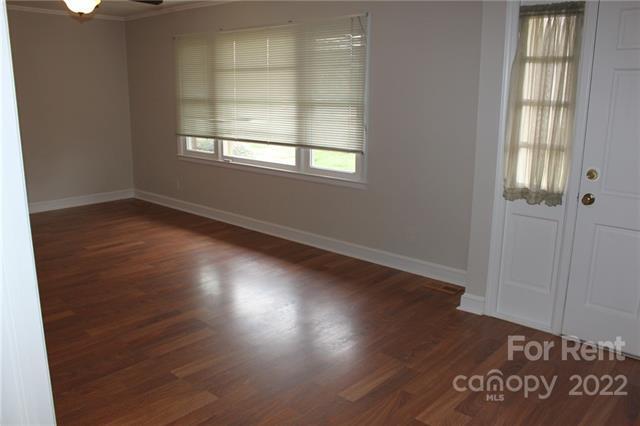 Foto del edificio - 641 Oakdale Rd