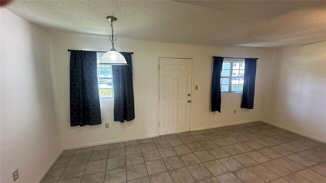 Foto del edificio - 4507 3rd St Cir W