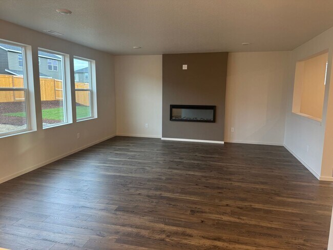 Building Photo - 5 BD | 3 BA | Brand New Construction | East Park Village | Salem Home!