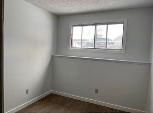 Photo du bâtiment - Spacious 2 Bedroom in Clearview Area