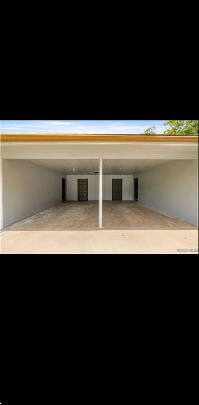 Building Photo - 325 N Lochview Terrace