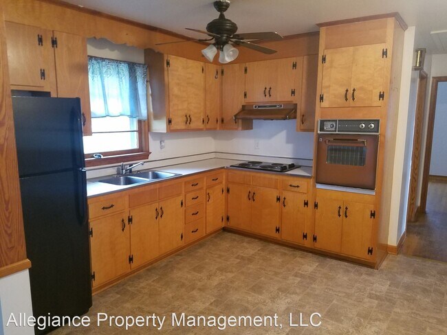 Building Photo - 3 br, 1 bath House - 1461 Mt Landing Rd