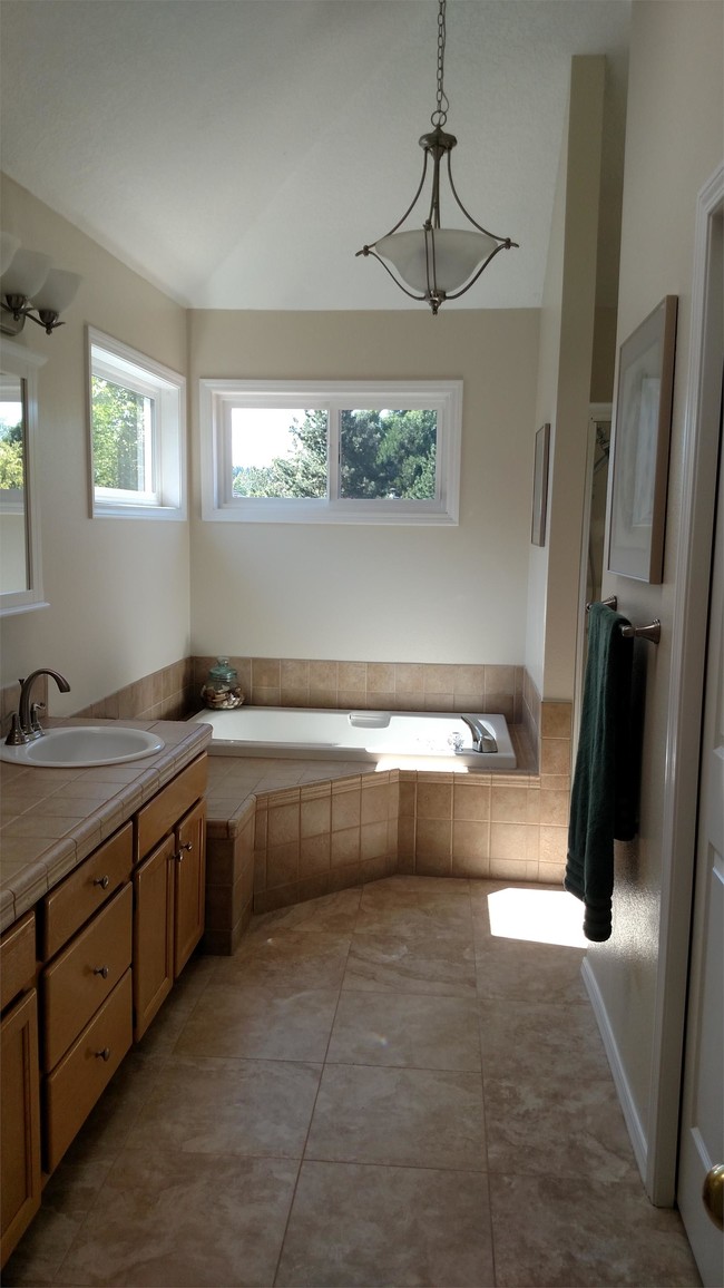 Building Photo - 5045 Greensborough Ct