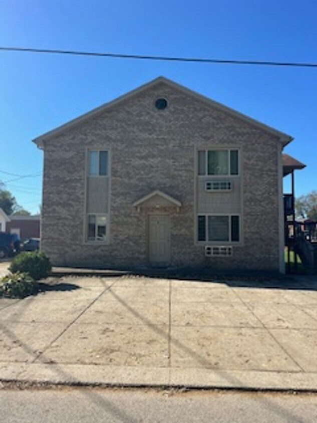 Foto principal - 6223 East Dr