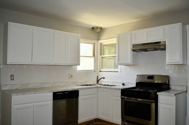 Building Photo - 2207 Howell Ave