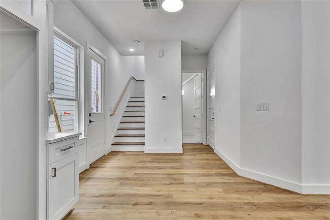 Foto del edificio - 3129 Hadley St