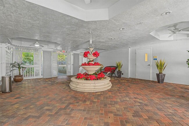 Building Photo - 7000 SW 80th St