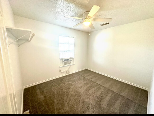 Photo - 831 1/2 Deerpass Drive House